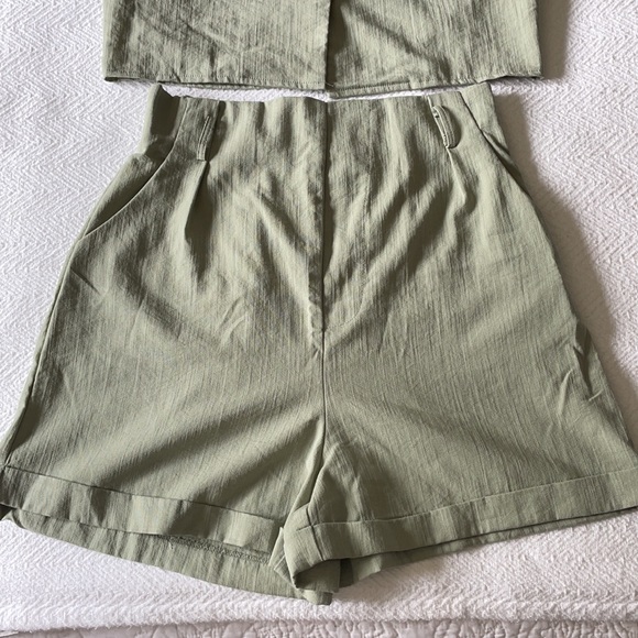 Shein two piece blazer & shorts set - Picture 4 of 5